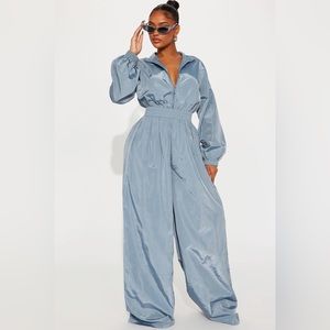 Tall Girl Friendly! NEW WITH TAGS Blue long sleeve jumpsuit, L